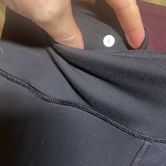 Reversible!! LULULEMON size 6 leggings - Picture 3 of 7